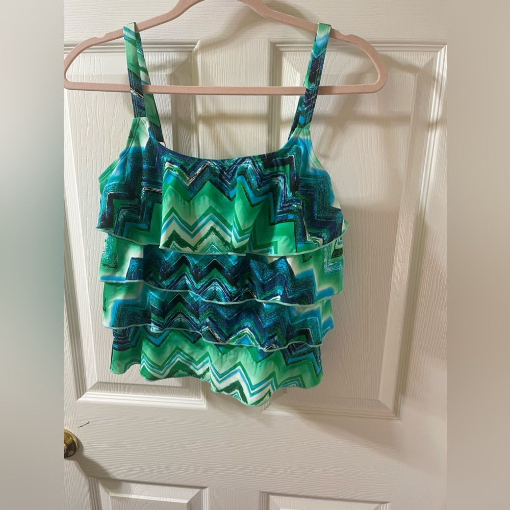 Ceeb swim top ruffle NWOT size‎ 10